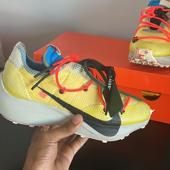 Nike X Off-White Collab!! Worn once. EVERYTHING AUTHENTIC! Comes with box - Picture 3 of 6